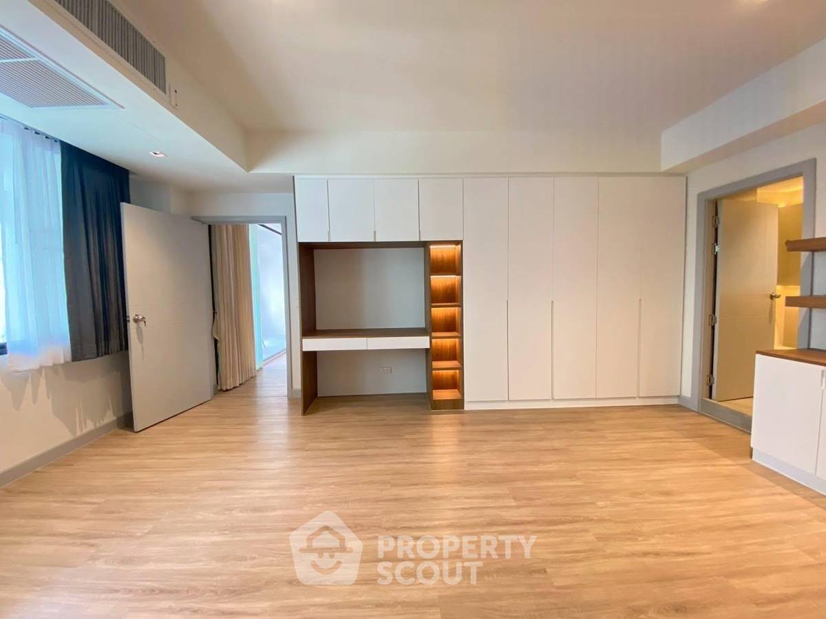 picture 2-BR Condo at Villa Bajaj near MRT Sukhumvit (ID 3133673) - 2/7