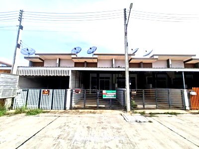 Townhouses for sale Eastern Seaboard Industrial Estate : TOWN HOUSE 19 Sq.w. Pluak Daeng Rayong for 927,000