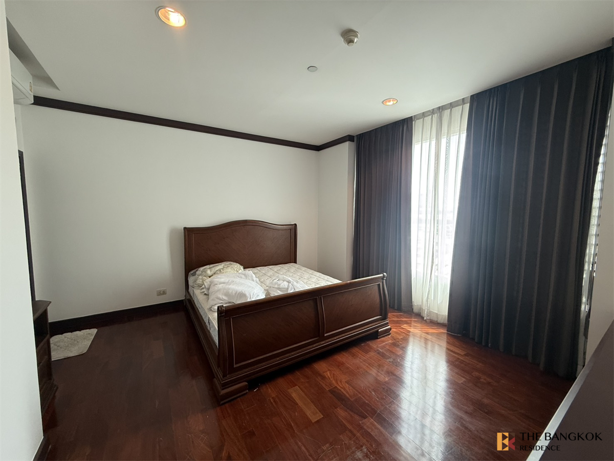 picture Comfortable and Ready to Move-in Wilshire Sukhumvit 22 near MRT Si Udom Station - 2/10