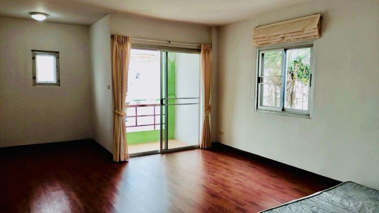 4-bed townhouse for rent, 200 sqm, 23 sq wah, Happy Land Ville