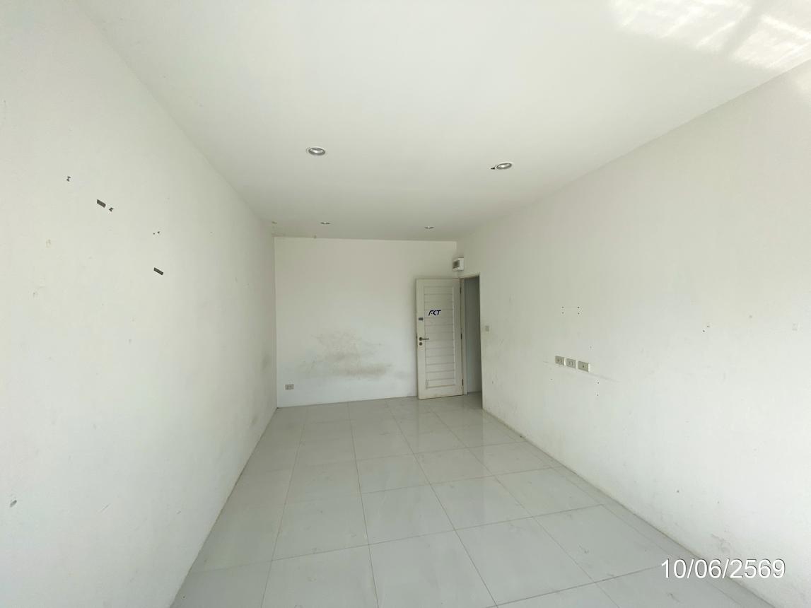 picture TOWN HOUSE 32.7 Sq.w. Muang Chon Buri Chonburi for 4.5M - 33/45