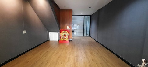 ขายทาวน์โฮม 3 ชั้น หลังเซ็นทรัลปิ่นเกล้า ต่อเติมครัว รีโนเวท สวยๆ