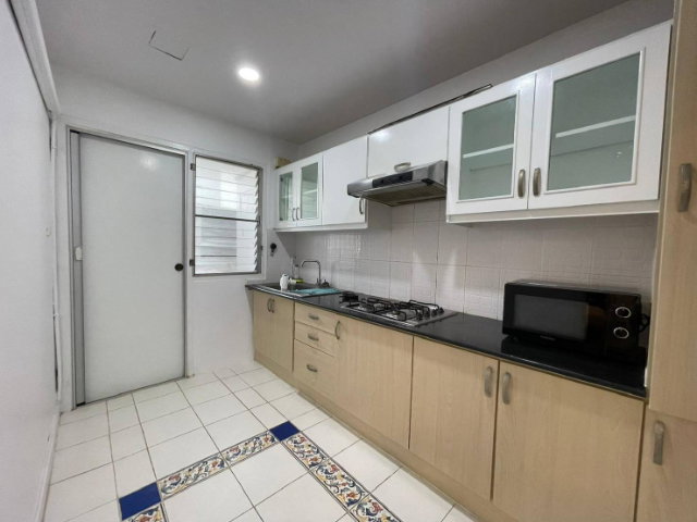 รูป Spacious 3-Bedroom Condo for Rent near BTS Phrom Phong | D.S. Tower 2 Sukhumvit 39 - รูปที่ 5/14