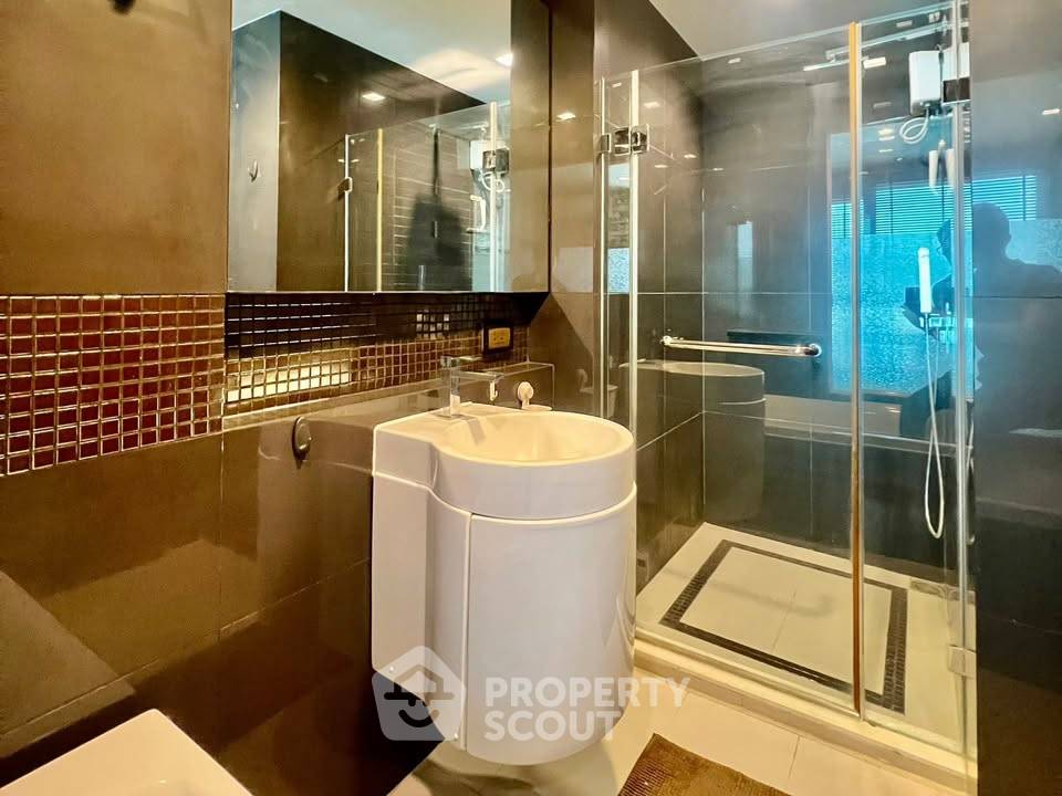 รูป คอนโด 1-ห้องนอน ที่ ริธึ่ม สาทร ใกล้ BTS สะพานตากสิน (ID 3326956) - รูปที่ 8/10