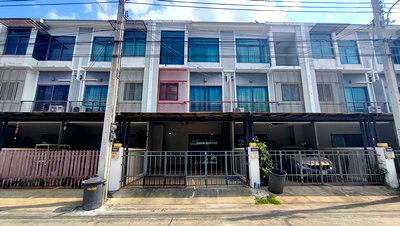 ทาวน์โฮม ซอยอ่อนนุช (สุขุมวิท 77) : ขายทาวน์โฮมThe Metro Pattanakarn - Srinakarin เดอะ เมทโทร พัฒนาการ - ศรีนครินทร์