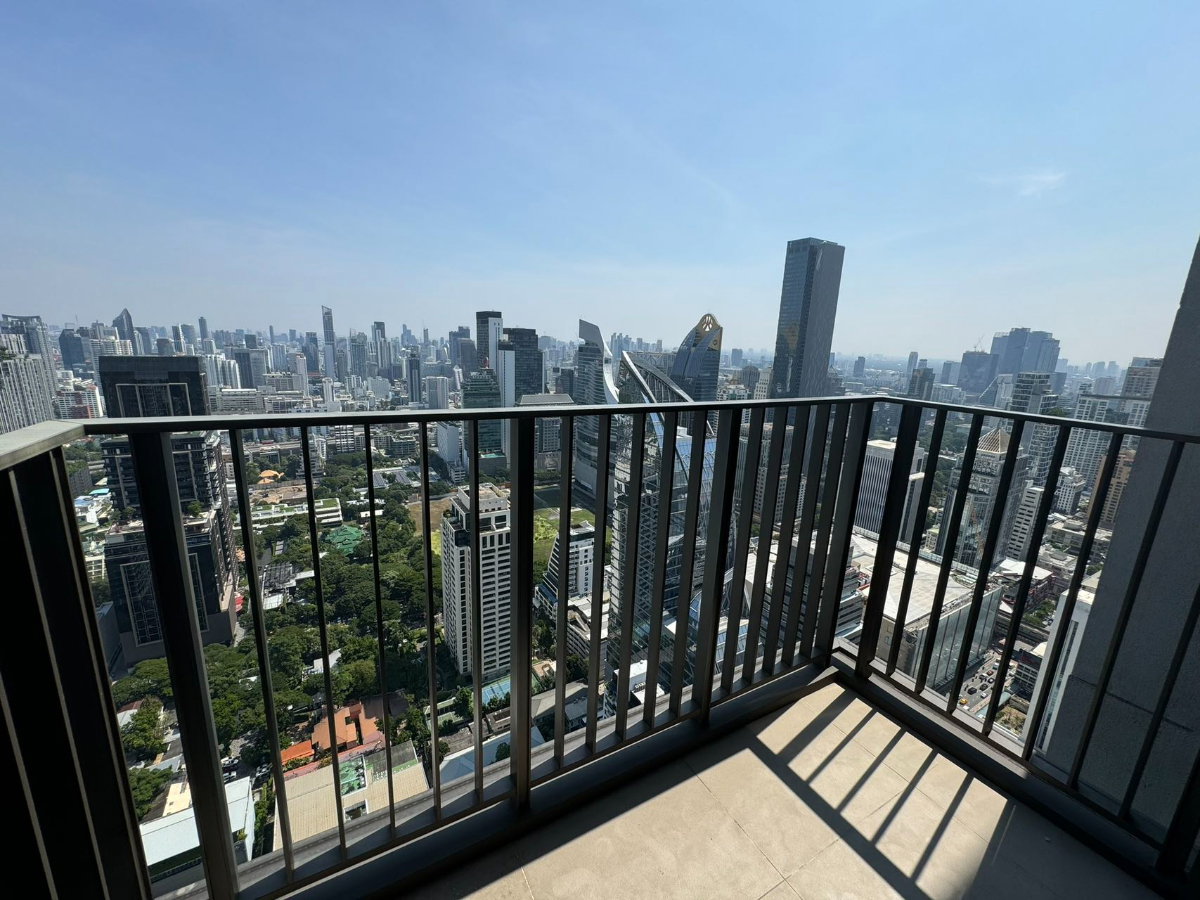 รูป ให้เช่าคอนโด 28 Chidlom ชิดลม 3 ห้องนอน 127 ตร.ม. ชั้น 42 วิวเมือง เฟอร์ครบ ใกล้ Central World - รูปที่ 2/12