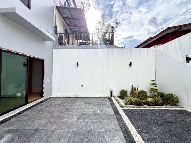 รูป ทาวน์โฮม 3 ชั้น รีโนเวทใหม่ สวย พร้อมเข้าอยู่ เดินทางง่ายมาก - รูปที่ 16/43
