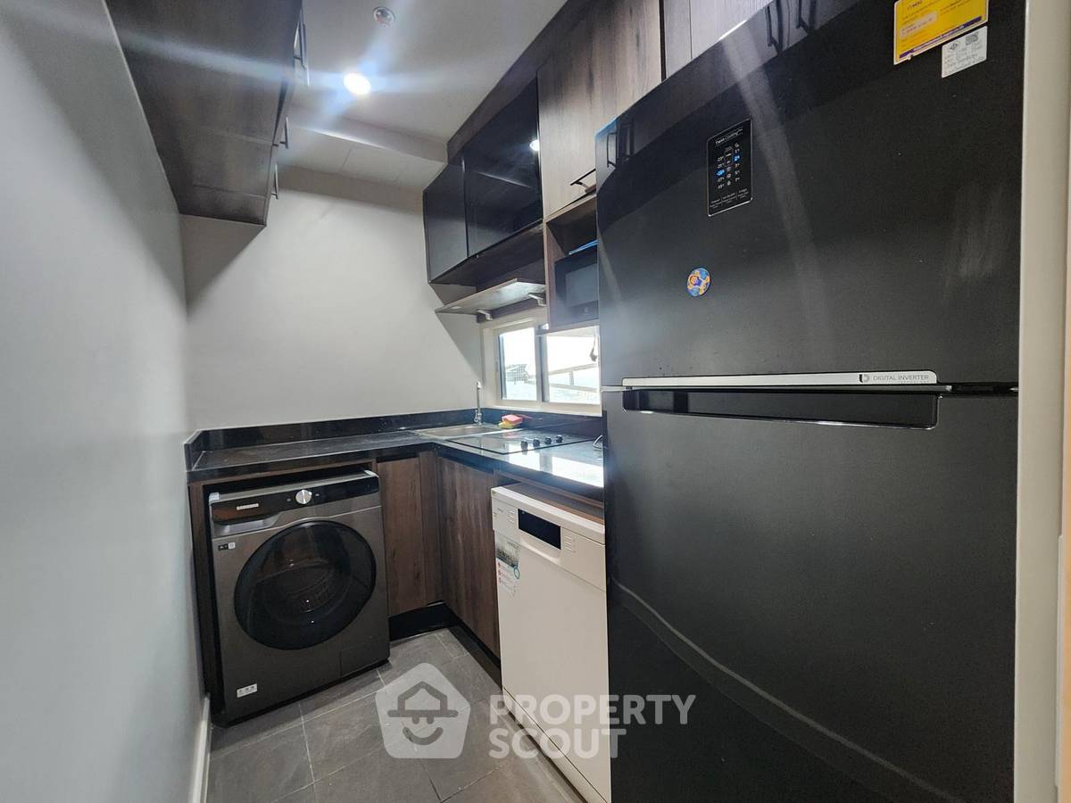 picture 3-BR Condo at Metro Sky Wutthakat near BTS Wutthakat (ID 3026466) - 6/18