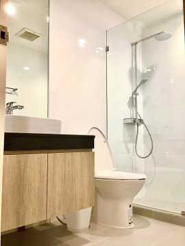 AA16099 | 2 ห้องนอน | 2 ห้องน้ำ | BTS Phloen Chit | 100 ตร.ม. | 40,000 บาท/เดือน | ชั้น 10 — baan ploenchit
