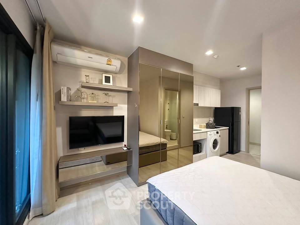 picture Studio Condo at Life One Wireless near BTS Phloen Chit (ID 3326903) - 2/4