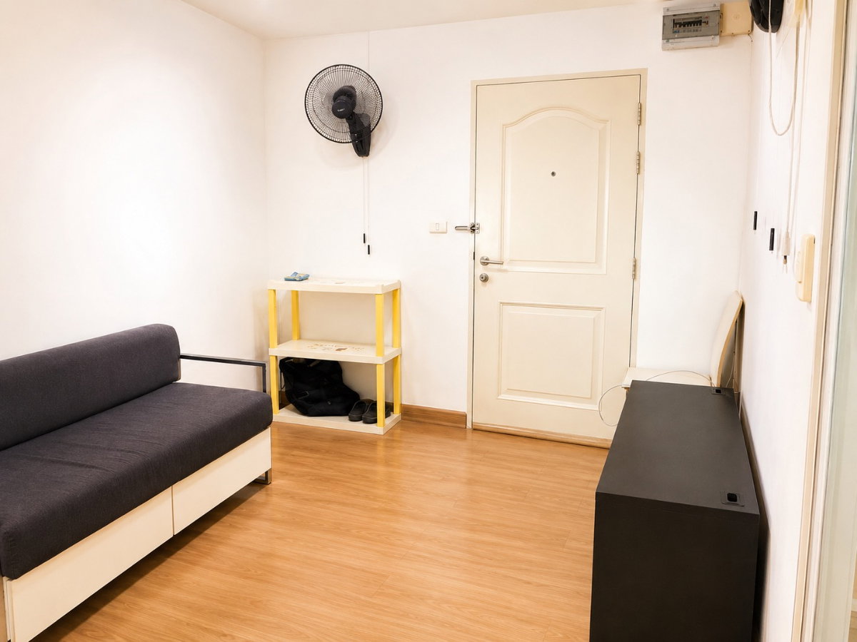 picture Owner Selling Den Vibhavadi Condo (Building A) - 2/8