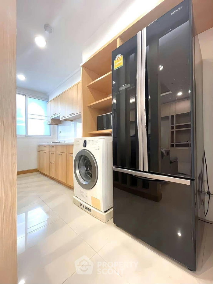 picture 2-BR Condo At The Rise Sukhumvit 39 Near BTS Phrom Phong (ID 3327297) - 4/16