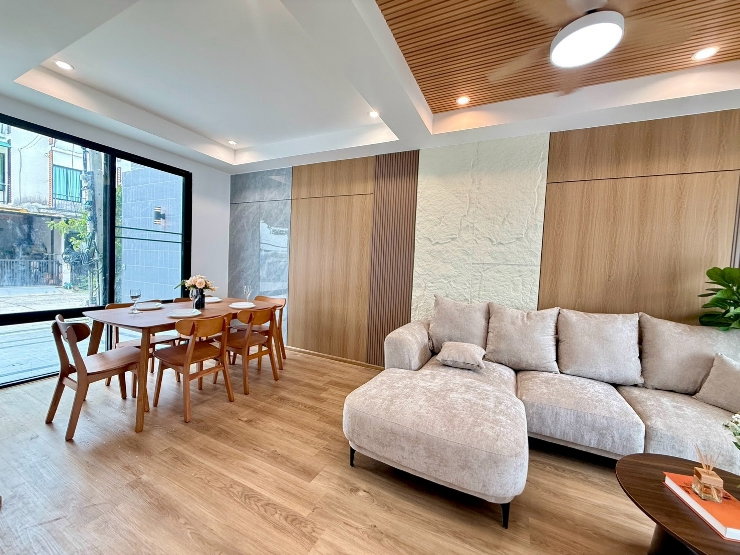 รูป ทาวน์โฮม 3 ชั้น รีโนเวทใหม่ สวย พร้อมเข้าอยู่ เดินทางง่ายมาก - รูปที่ 6/43