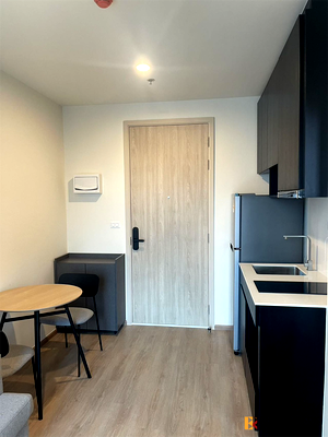 Condos for sale : Location Near Employment, Surrounded by Lifestyles Nue District R9 near MRT Rama 9 Station