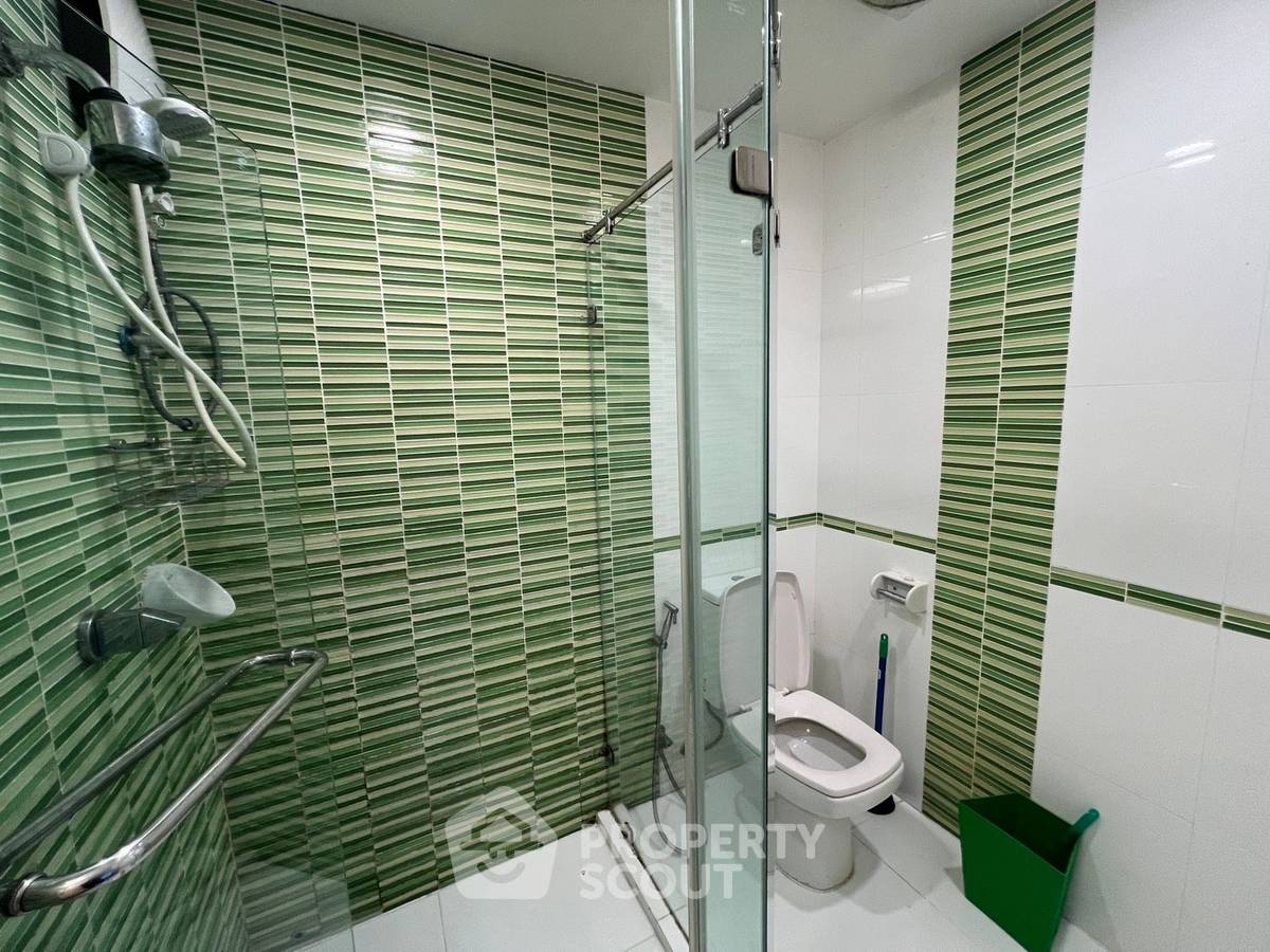 picture 35th-Floor 2-BR Condo At Bangkok Horizon Ramkhamhaeng (ID 2477132) - 12/12