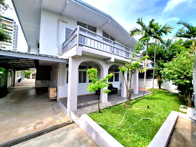 เช่าบ้านเดี่ยว เดอะ มาร์เก็ต แบงคอก : ให้ เช่าบ้านเดี่ยวหลังใหญ่ รีโนเวทใหม่ | วิภาวดี 44–46 ที่ดิน 165 ตร.ว. • พื้นที่ใช้สอย 550 ตร.ม. เฟอร์นิเจอร์ครบ