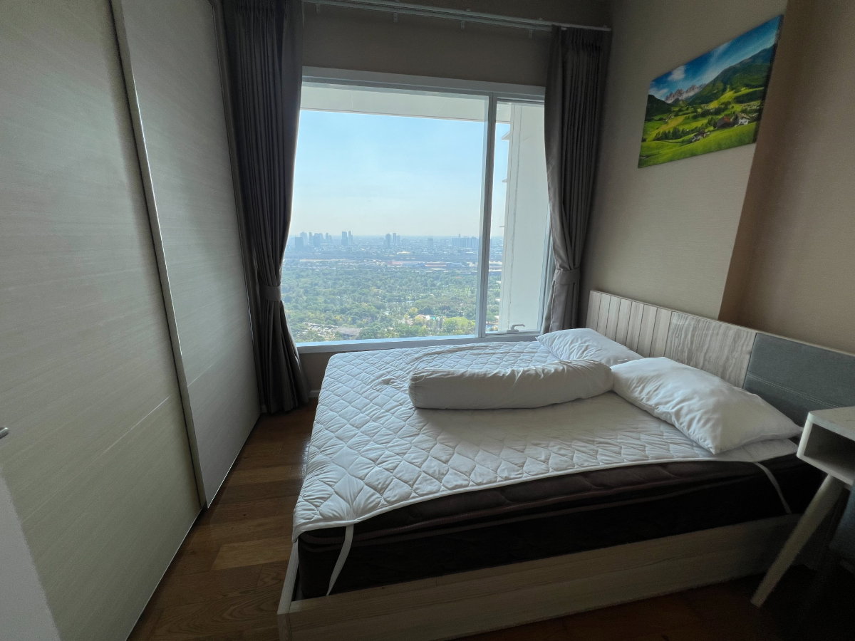 picture Cheap Rent The Saint Residences 1-Bed High floor nice room ready to move - 2/9