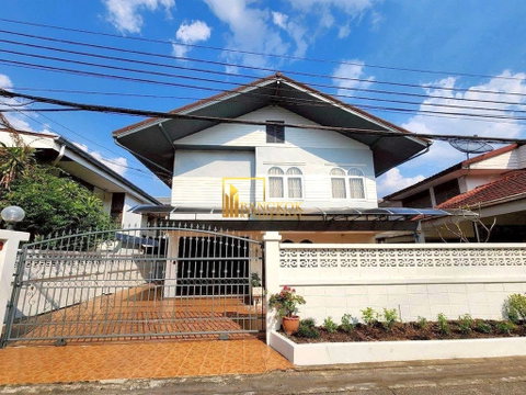 Renovated 6 Bedroom House For Rent in Huai Kwang Area - BR28380SH