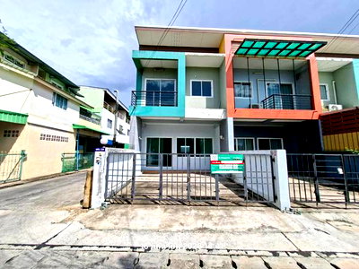 Townhouses for sale Eastern Seaboard Industrial Estate : TOWN HOUSE 22.4 Sq.w. Pluak Daeng Rayong for 1.8M