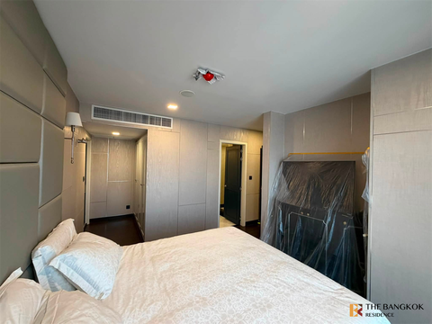 Maestro 01 Sathorn – Yen Akat