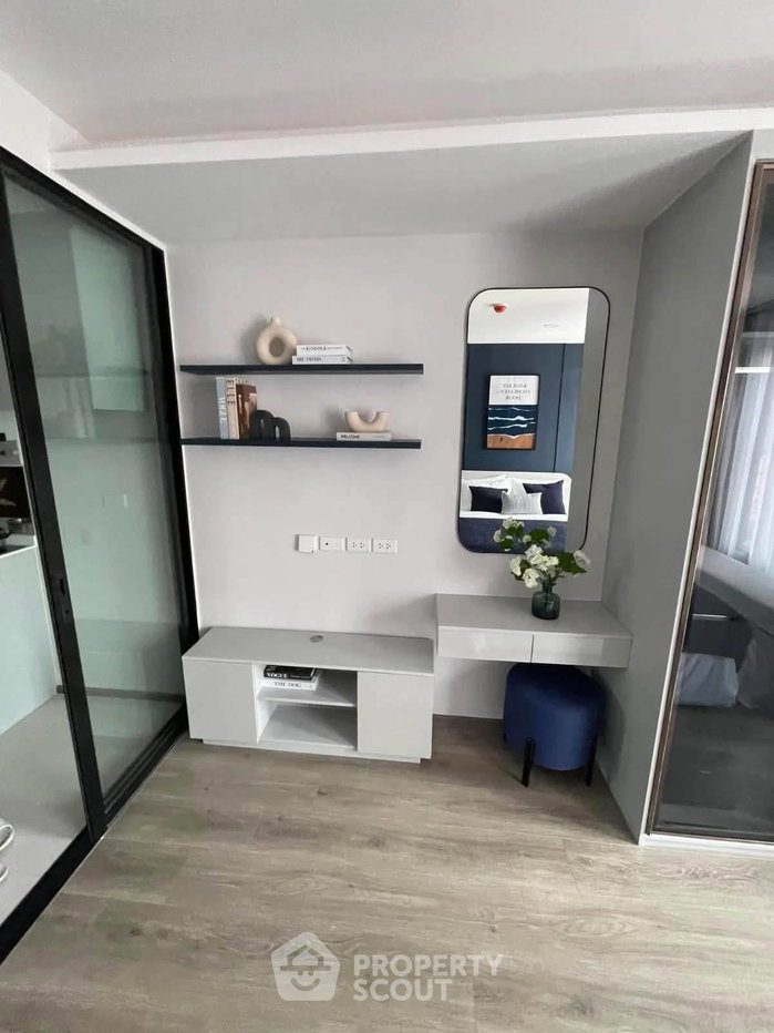 picture 200m To MRT Huai Khwang | 1-BR SOHO Bangkok Ratchada (ID 3328407) - 8/10