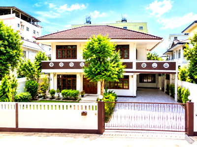 Houses for rent วิทยาลัยเสนาธิการทหาร : 			Vibhavadi Rangsit 14-19  Orb International Sch. 2km. Features 3bed MRT Ratchadaphisek 800m. 2-story          