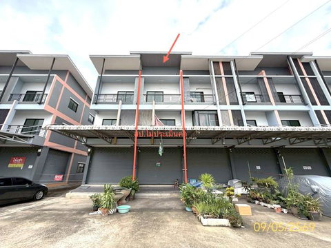 อาคารพาณิชย์ 17.2 ตร.วา โฮมอินทาวน์ ลำลูกกา ปทุมธานี 2.7M