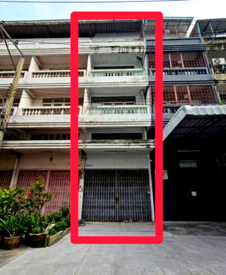 อาคารพาณิชย์ ถนนสุขุมวิท : ขายด่วน ตึกแถว 3 ชั้น ราคาเท่าคอนโดสตูดิโอ ทำเลสาทร ถนนจันทน์ 43 ใกล้ BTS สุรศักดิ์ 14.7 ตรว 144 ตรม