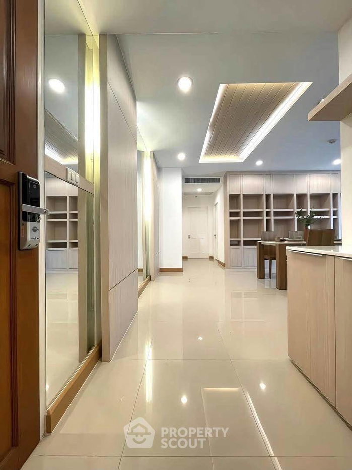 picture 2-BR Condo At The Rise Sukhumvit 39 Near BTS Phrom Phong (ID 3327297) - 8/16