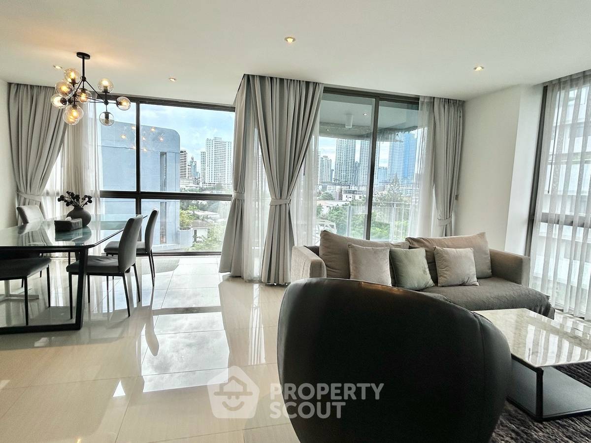 picture 2-BR 106 Sqm Condo At Down Town 49 Near BTS Phrom Phong (ID 3319672) - 1/7