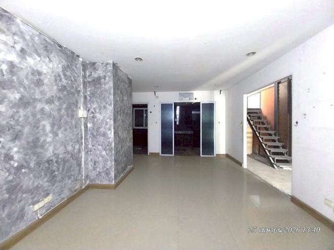 picture TOWN HOUSE 37.5 Sq.w. Khlong Sam Wa Bangkok for 3.3M - 9/37