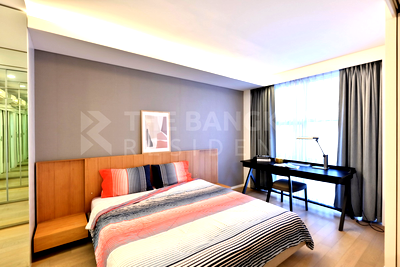 Condos for sale : Comfortable and Ready to Move-in Mode Sukhumvit 61 near BTS Ekkamai