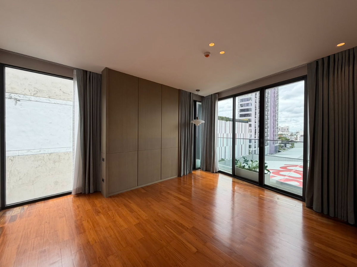 picture Pet Allowed Condo in Thonglor 3 Bedrooms 3 Bathrooms Line : @propertyproxy - 7/19
