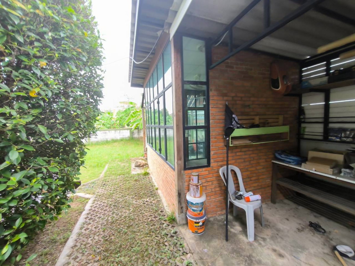 รูป ขายบ้านเดี่ยวพื้นที่กว้าง พร้อมส่วนต่อเติมครบครัน - รูปที่ 13/17