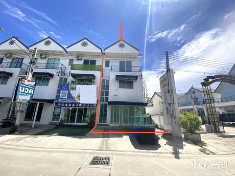TOWN HOUSE 32.7 Sq.w. Muang Chon Buri Chonburi for 4.5M