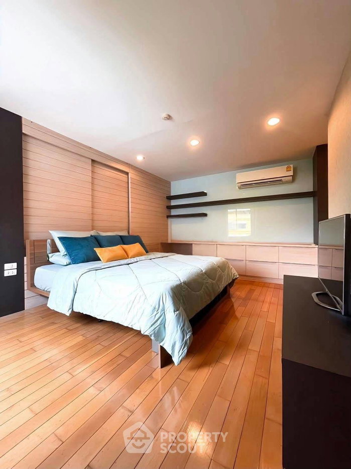 picture 2-BR Condo At The Rise Sukhumvit 39 Near BTS Phrom Phong (ID 3327297) - 15/16