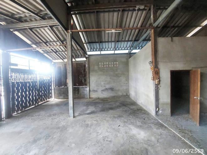 picture HOME 42 Sq.w. Sam Chuk Suphanburi for 417,000 - 11/31