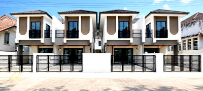 Twin houses for sale Phuket : Brand-New 2Storey Semi-Detached Home with 4 Bedrooms Thanon Khwang–Wichit Located in Jomthong Maneekram