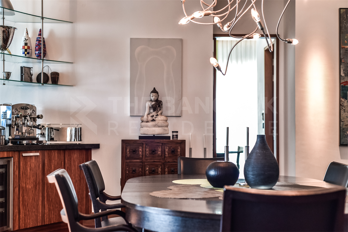 picture Le Raffine Sukhumvit 39 Luxury Unit, Ready for You Without the Wait near BTS Phrom Phong - 9/10