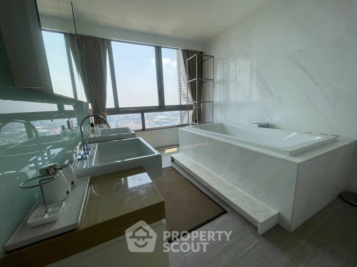 picture 40th-Floor 4-BR 219 Sqm Condo At Southpoint Pattaya (ID 3328166) - 27/36