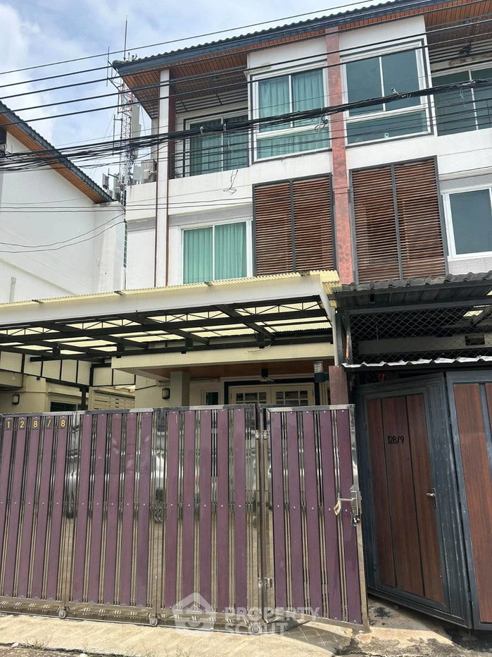 picture 3-BR Townhouse in Sam Sen Nok (ID 3328216) - 8/10