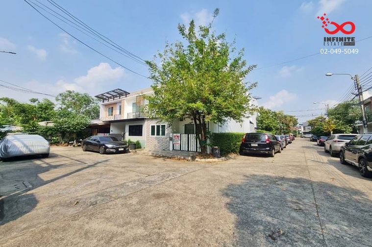 ขายทาวน์โฮม 4 ห้องนอน 110 ตร.ม. 16.4 ตร.ว. Areeya The Colors Premium Lat Pla Khao