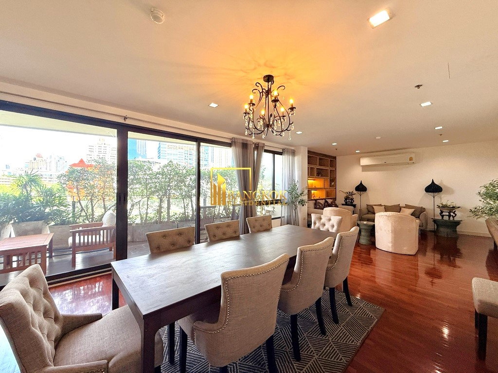 รูป Suwansawat Condo | Large 4 Bedroom Property in Sathorn Area - BR62093CD - รูปที่ 1/44