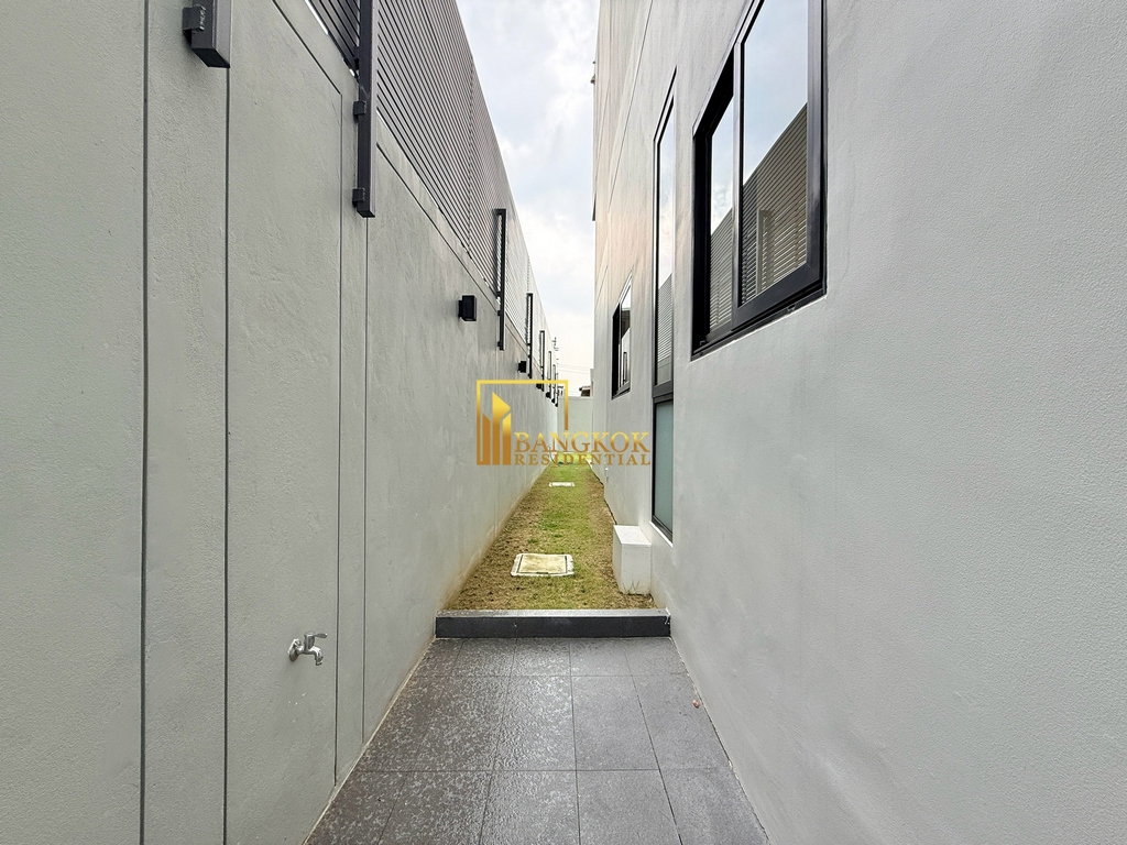 picture 32 Residence | Luxurious 5 Bedroom Pool Villa in Pattanakarn - BR28367SH - 37/43