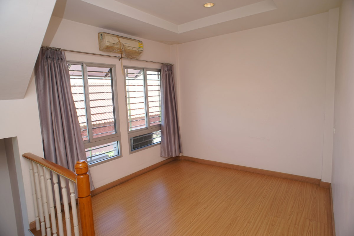 รูป ขายถูก บ้านกลางเมือง เดอะ รอยัล โมนาโค ศรีนครินทร์24 - รูปที่ 28/31