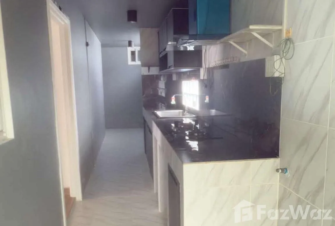 picture Stunning 5-Bedroom Family Home 6798333 - 15/16