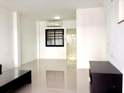 ขายทาวน์โฮม : ขายด่วน ทาวน์โฮม ใกล้นิคมอัญญธานี ( Gemopolis )