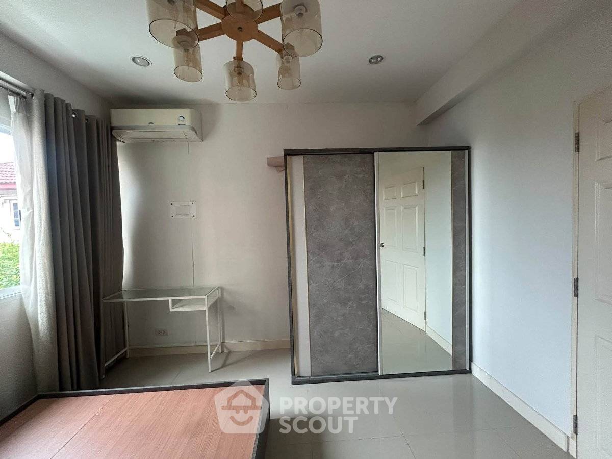 picture 3-BR Townhouse in Sam Sen Nok (ID 3328216) - 3/10
