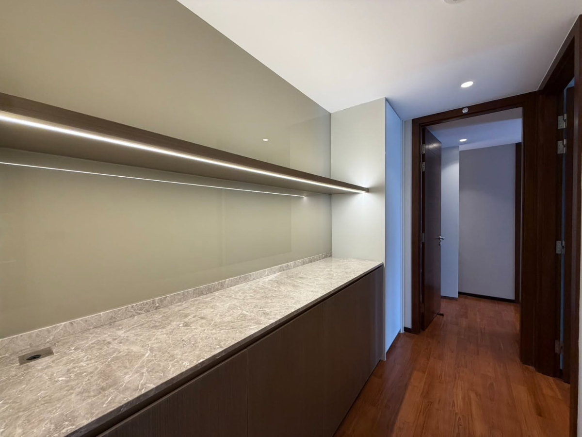 picture Pet Allowed Condo in Thonglor 3 Bedrooms 3 Bathrooms Line : @propertyproxy - 13/19