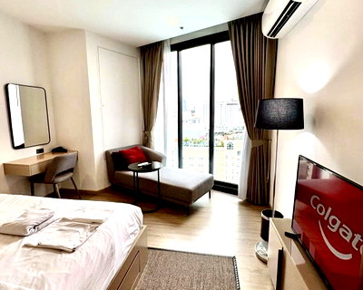Condos for rent Soi Buakhao : Rare Corner Condo for Rent at Edge Central Pattaya
